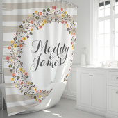 Personalisierte Mocha und Tan Floral Wreath Duschvorhang