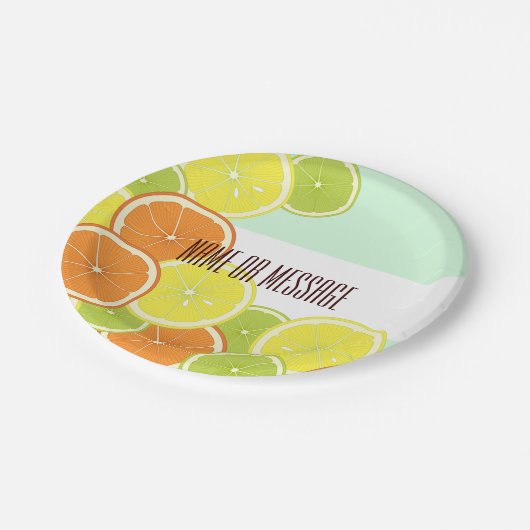 Personalisierte, moderne, grüne Zitrusfrüchte Pappteller (Schrägansicht)