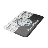 Personalisierte moderne Tartan Ice Skaten Badematte (Schrägansicht)
