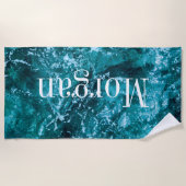 Personalisierte Monogram Türkis Sea Waves Strandtuch (Vorderseite)