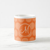 Personalisierte Monogramm-Anfangspunkte Orange Pol Kaffeetasse (Mittel)