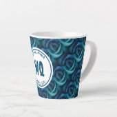 Personalisierte Monogramm blaue Rose Christlich Milchtasse (Rechte Ecke)