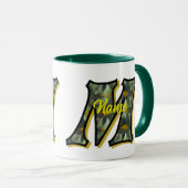 Personalisierte Monogramm-Initiale M Gänseblümchen Tasse (VorderseiteRechts)