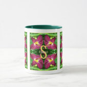 Personalisierte Monogramm-Initiale Name Taglilien- Tasse (Zentrum)