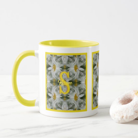 Personalisierte Monogramm-Initialen Name Gänseblüm Tasse (Mit Donut)