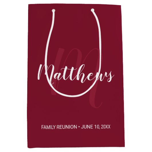 Personalisierte Monogramm und Familienname Burgund Mittlere Geschenktüte (Vorderseite)