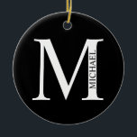 Personalisierte Monogramm und Name Keramik Ornamen Ornament<br><div class="desc">Personalisiert Monogram und Name Design zeichnen sich durch personalisierte Monogramme und Namen im klassischen Serif-Schriftart-Stil aus. Ideal für Hochzeiten, Ferien, Wiedersehen und für alle besondere Anlässe.</div>