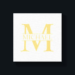 Personalisierte Monogramm und Name Leinwanddruck<br><div class="desc">Personalisierte Monogramm- und Namensgeschenke mit personalisiertem Monogramm im klassischen Serif-Schriftart-Stil mit einem Namenskasten in der Mitte des Monogramms auf weißem Hintergrund. Perfekt als Wohngestaltungen, Hauswärme Geschenke, Feriengeschenke für Familien, Neuvermählte und mehr. Bitte beachten Sie: Die Details der Folie werden im Kunstwerk simuliert. Bei der Herstellung dieses Produktes wird keine Folie...</div>