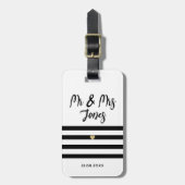 Personalisierte Mr. and Mrs. Script Wedding Newlyw Gepäckanhänger (Vorderseite vertikal)