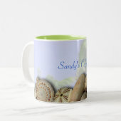 Personalisierte Muscheln am Strand, Palmen Kaffee  Zweifarbige Tasse (Vorderseite Links)