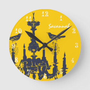 Personalisierte Mustard Yellow Chandelier Bird Clo Runde Wanduhr