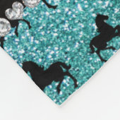 Personalisierte Namenstürkis-Glitterpferde Fleecedecke (Ecke)