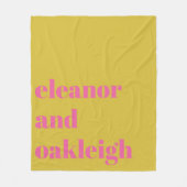 Personalisierte neuverheiratete Paare Name Rosa Ge Fleecedecke (Vorderseite)