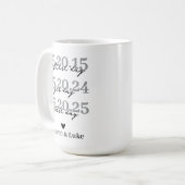Personalisierte Newlyweds Couple Foto & Date Tasse (Vorderseite Links)