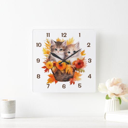Personalisierte Niedliche Katzen im Korb Quadratische Wanduhr (Zuhause)