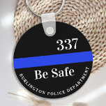 Personalisierte Nummer des  Abzeichens der dünnen  Schlüsselanhänger<br><div class="desc">Wenn Sie ein personalisiertes und nachdenkliches Geschenk für einen Polizeibeamten in Ihrem Leben suchen, dann schauen Sie sich nur unsere maßgeschneiderten Polizeigeschenke an. Unser dünner blauer Schlüsselanhänger ist ein modernes und stilvolles Accessoire, auf das jeder Strafverfolgungsbeamte stolz sein könnte. Die hellblaue Färbung des Schlüsselanhängers erinnert an das traditionelle Polizeiblau, was...</div>