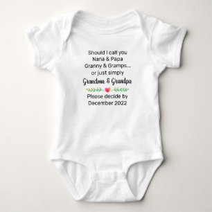 Personalisierte Oma Opa Schwangerschaftsankündigun Baby Strampler