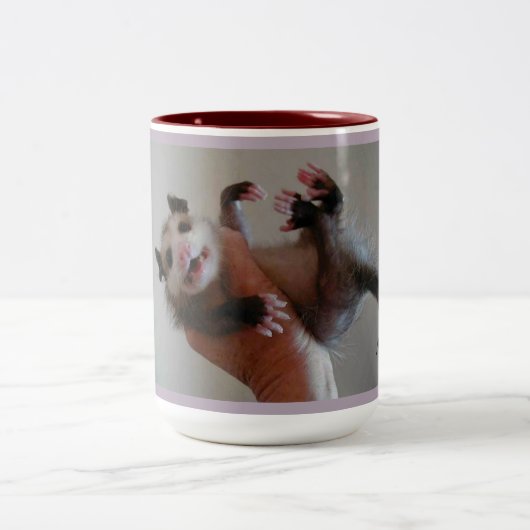 Personalisierte Opossum-Tasse Zweifarbige Tasse (Mittel)