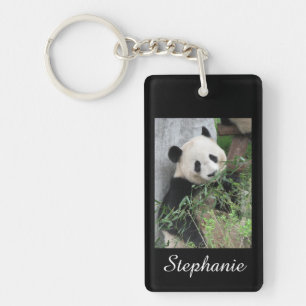 Personalisierte Panda auf schwarzem Hintergrund Re Schlüsselanhänger