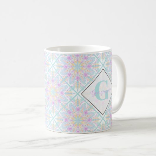 Personalisierte Pastel Rainbow Floral Mandala gete Kaffeetasse (VorderseiteRechts)