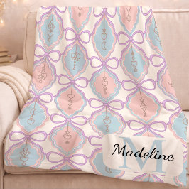 Personalisierte Pastell-Schleifen Monogramm Name D Fleecedecke