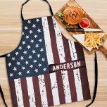 Personalisierte Patriotische Stars Streifen amerik Schürze<br><div class="desc">Zeigen Sie Ihren amerikanischen Stolz oder geben Sie ein besonderes Geschenk mit dieser US-amerikanischen Flag-Schürze in einem bedrückten Grunge-Design. Diese USA Fahne Grillen Schürze Design mit US Flagge in rot und blau ist perfekt für amerikanische Unabhängigkeitstag Grillen Partys, Gedächtnistag Party, Familie Wiedersehen, militärische Abschluss oder Altersvorsorge Geschenke und patriotische Feiern....</div>