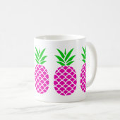 Personalisierte Pink und grüne Ananas Kaffeetasse (VorderseiteRechts)