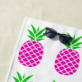 Personalisierte Pink und grüne Ananas Strandtuch (Beispiel)