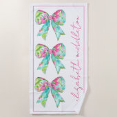 Personalisierte Pink- und grüne Bogen Strandtuch (Vorderseite)