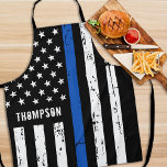 Personalisierte Polizeibeamtin GRILLEN Thin Blue L Schürze<br><div class="desc">Thin Blue Line Police Schürze - USA Fahne Design in Police Flag Farben, Not Design . Diese personalisierte polizeiliche Schürze eignet sich perfekt zum Geburtstag, Weihnachten, polizeilichen Ruhestandsgeschenken oder Vatertag für Ihren Polizeibeamten. Perfekt für alle Polizeibeamten, Strafverfolgungsbeamten, Polizeifamilien und Anhänger. Personalisieren mit Namen. COPYRIGHT © 2020 Judy Burrows, Black Dog...</div>