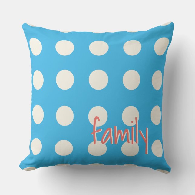 Personalisierte Polka-Punkte in weichem Weiß auf j Kissen (Vorderseite)