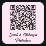 Personalisierte QR-Code-Website für Hochzeiten von Quadratischer Aufkleber<br><div class="desc">Ihr einzigartiger QR-Code und Ihr individueller Text heben diese quadratischen Aufkleber hervor,  die für den Hochzeitsverkehr zwischen Fotos konzipiert sind.</div>