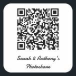 Personalisierte QR-Code-Website für Hochzeiten von Quadratischer Aufkleber<br><div class="desc">Ihr einzigartiger QR-Code und Ihr individueller Text heben diese quadratischen Aufkleber hervor,  die für den Hochzeitsverkehr zwischen Fotos konzipiert sind.</div>