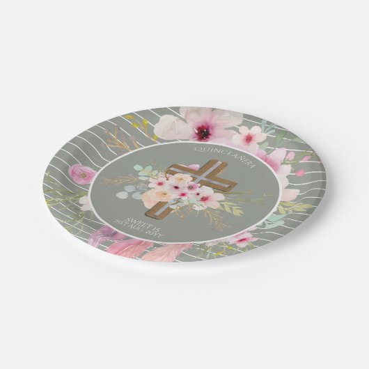 Personalisierte QUINCEANERA-Geschenke - Blumenkreu Pappteller (Schrägansicht)
