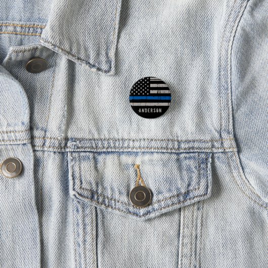 Personalisierte Rechtsdurchsetzung der Polizei in Button (Beispiel)