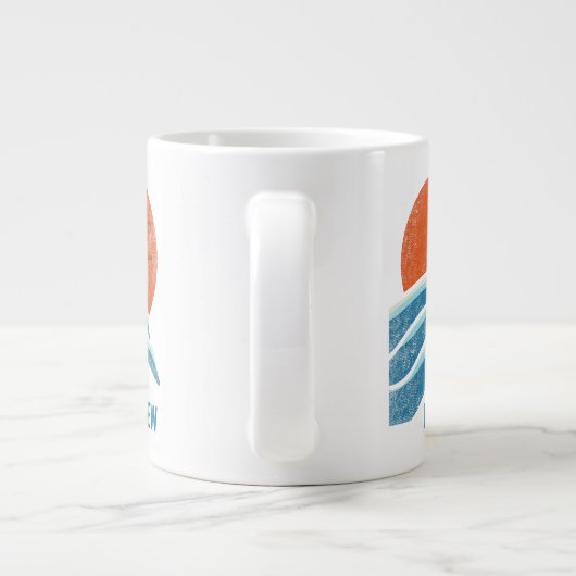 Personalisierte Retro Waves und Sun Beach Jumbo-Tasse (Rückseite)