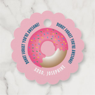 Personalisierte Rosa Donut-Geschenkegel mit einem Geschenkanhänger