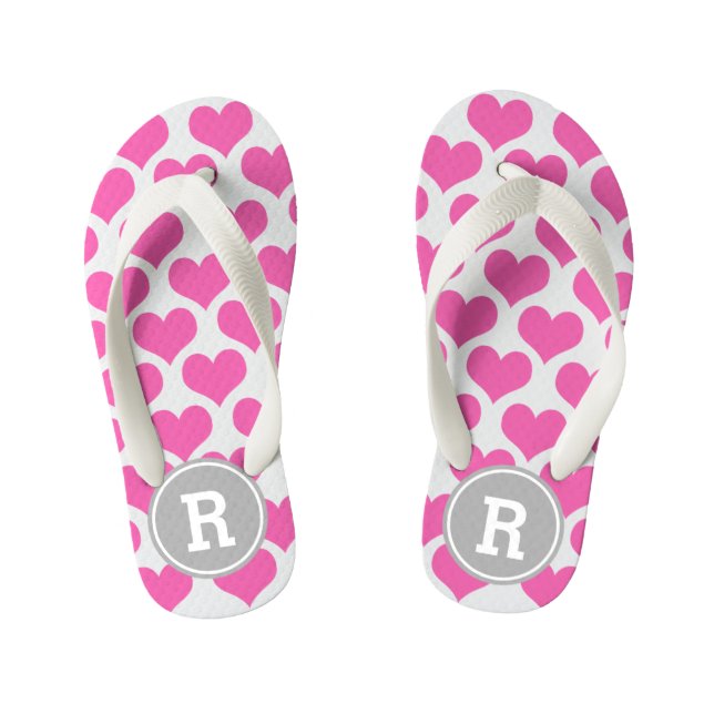 Personalisierte rosa Herzen Kinderbadesandalen (Fußbett)