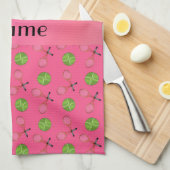 Personalisierte rosa Tennisnamensbälle Geschirrtuch (Viertel Falte)