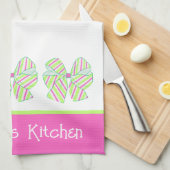 Personalisierte, rosa und grüne Streifen Geschirrtuch (Viertel Falte)