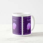 Personalisierte rosa und violette Frühlingsblüten- Kaffeetasse (VorderseiteRechts)