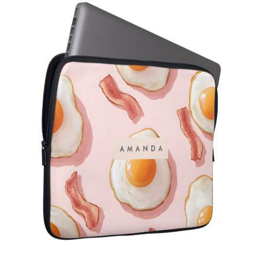 Personalisierte, rosafarbene Eier und Bacon-Muster Laptopschutzhülle (Vorne Rechts)