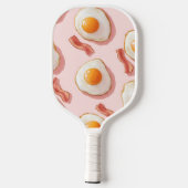 Personalisierte, rosafarbene Eier und Bacon-Muster Pickleball Schläger (Rückseite)