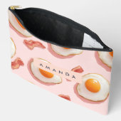 Personalisierte, rosafarbene Eier und Bacon-Muster Zubehörtasche (Offen)