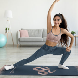 Personalisierte Rose Gold Om Symbol Yogamatte
