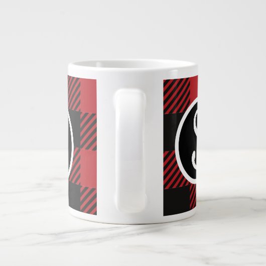 Personalisierte Rot-Schwarz-Buffalo-Kariert-Monogr Jumbo-Tasse (Rückseite)