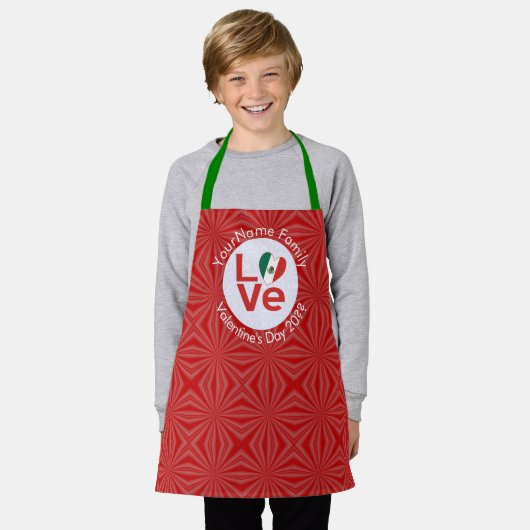 Personalisierte Rote LIEBE Schürze (Getragen)