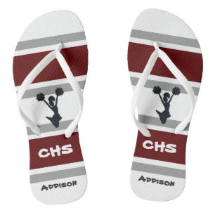 Personalisierte rote und graue Cheerleader drehen Badesandalen
