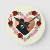 Personalisierte Runde Uhr – Florales Herz (Vorderseite)