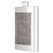 Personalisierte rustikale Baumrinde mit Initialen Flachmann (Links)